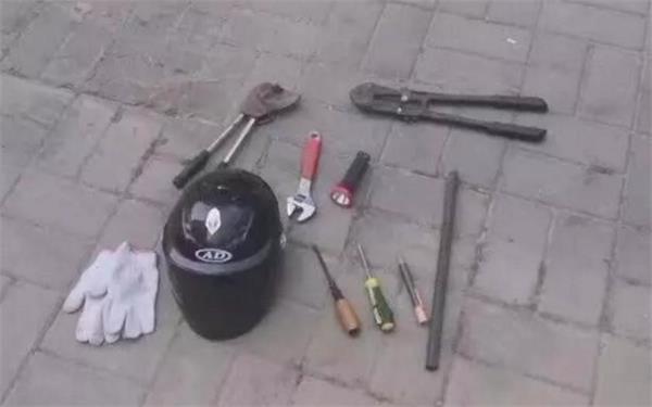 珠江電纜快訊|男子偷電纜賣了860元！48個(gè)信號燈都滅了