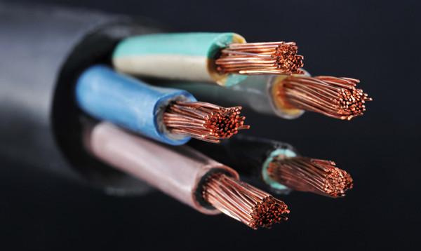 【珠江電纜】?jī)筛?.5平方電線擰在一起等于5平方電線嗎？